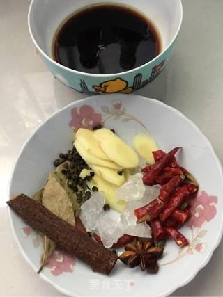 卤鸭爪的做法步骤：4