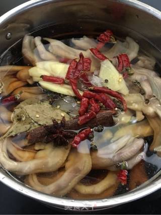 卤鸭爪的做法步骤：5