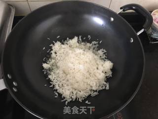 香椿蛋炒饭的做法步骤：2