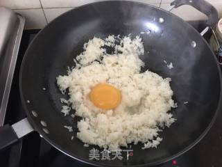 香椿蛋炒饭的做法步骤：3