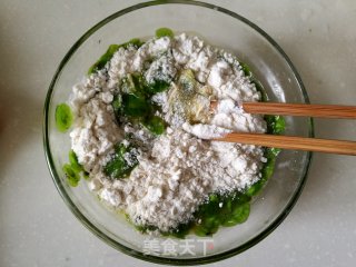 榆钱蛋饼的做法步骤：4