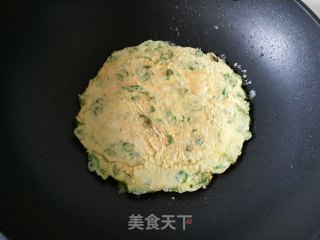 榆钱蛋饼的做法步骤：7