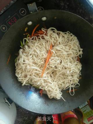 干面条炒面的做法步骤：3