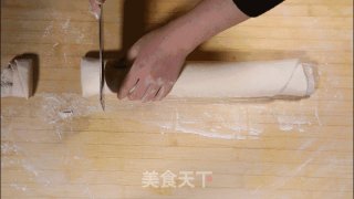 教你一招 蒸出漂亮有麦香味的花卷的做法步骤：11