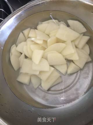 炖土豆片的做法步骤：2