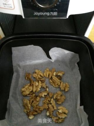 红枣夹核桃的做法步骤：1