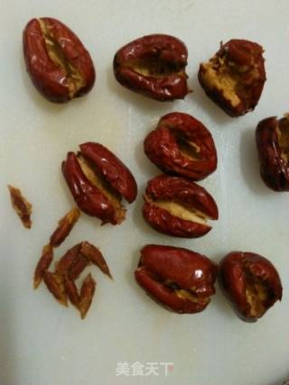 红枣夹核桃的做法步骤：2