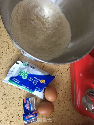 牛角面包的做法步骤：1