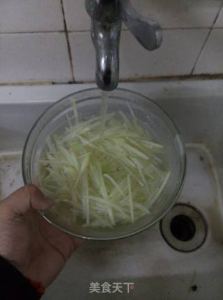 土豆丝鸡蛋饼的做法步骤：4