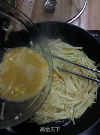 土豆丝鸡蛋饼的做法步骤：9