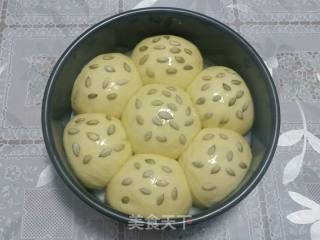 瓜子仁无油面包的做法步骤：7