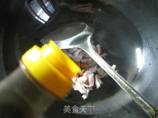 尖椒五花肉炒水笋的做法步骤：3