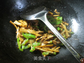 尖椒五花肉炒水笋的做法步骤：8