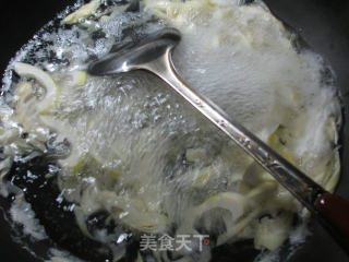 酸菜雷笋炒香干的做法步骤：5