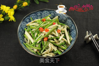 杏鲍菇炒水芹菜的做法步骤：7