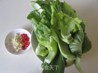 小炒芥菜的做法步骤：1