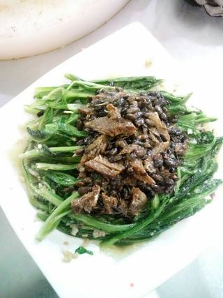 豆豉鲮鱼油麦菜的做法步骤：1