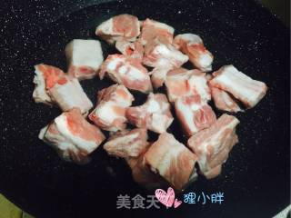 红烧排骨「新手必备」的做法步骤：1