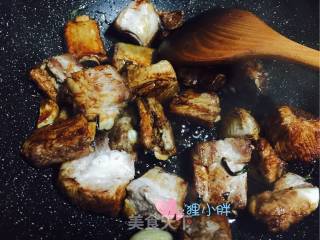 红烧排骨「新手必备」的做法步骤：9