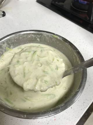 虾皮西葫饼的做法步骤：3