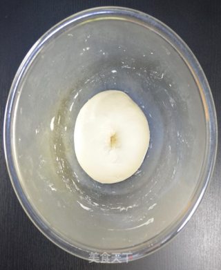 CoCoLc 的私菜食谱经―意式罗勒番茄酱披萨【无油版】的做法步骤：5