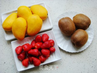 炫彩水果冰棒的做法步骤：1