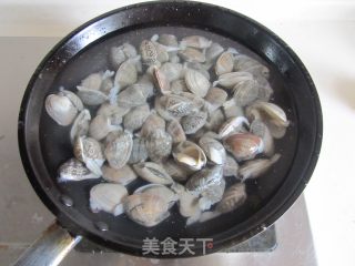 蛤蜊炒瓠瓜的做法步骤：2
