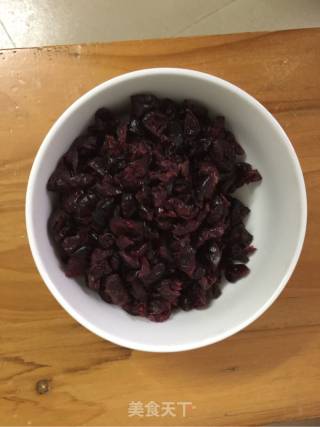 蔓越莓花生牛轧糖的做法步骤：4