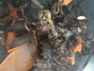 快手小炒～木耳炒蛋的做法步骤：4