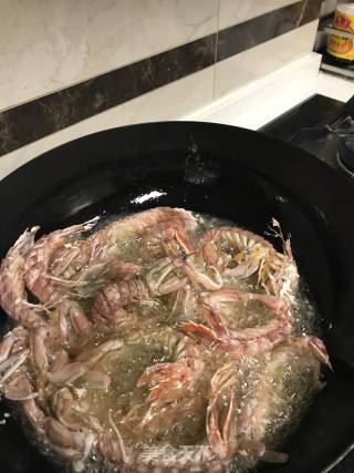 椒盐皮皮虾的做法步骤：2