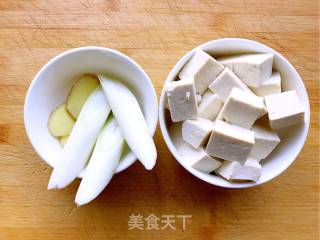 鲫鱼豆腐汤的做法步骤：2