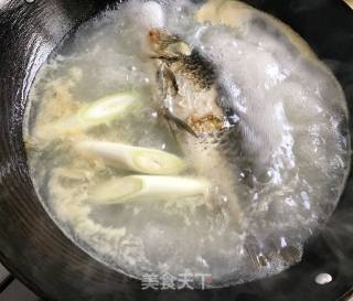 鲫鱼豆腐汤的做法步骤：4