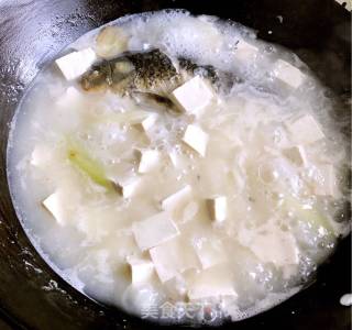 鲫鱼豆腐汤的做法步骤：6