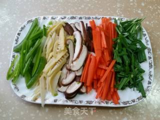 杂蔬炒粉皮的做法步骤：1