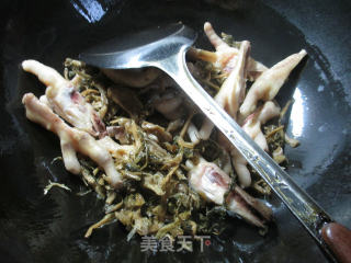 梅干菜烧鸡爪的做法步骤：4