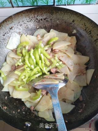 土豆片炒肉的做法步骤：6