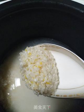 玉米糁米饭的做法步骤：2