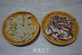 石锅鱿鱼的做法步骤：4