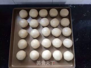 蛋黄酥的做法步骤：5