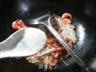 金针菇炒海虾的做法步骤：6