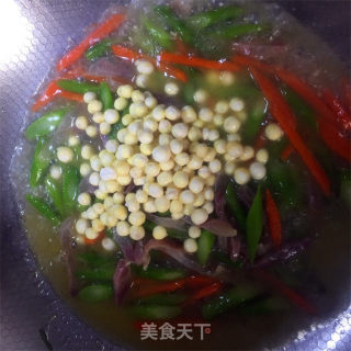 芦笋香肠炒苏州新鲜冰冻鸡头米，味道鲜美的做法步骤：9