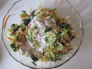 蔬菜米饭饼的做法步骤：4