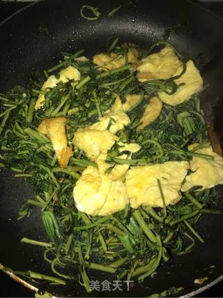 香椿芽炒蛋的做法步骤：4