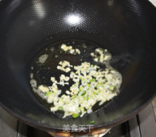 牛肉泡菜青椒披萨的做法步骤：3