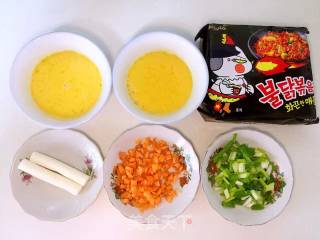 火鸡面鸡蛋卷的做法步骤：1
