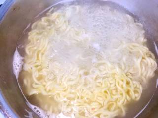 火鸡面鸡蛋卷的做法步骤：2