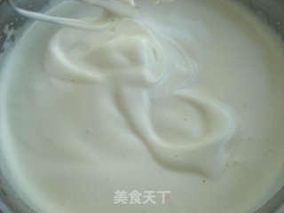 葱香肉松海绵蛋糕的做法步骤：2