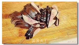 小炒腊腰的做法步骤：2