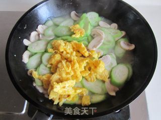 口蘑丝瓜炒鸡蛋的做法步骤：8
