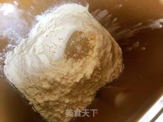 葡萄干土司的做法步骤：1
